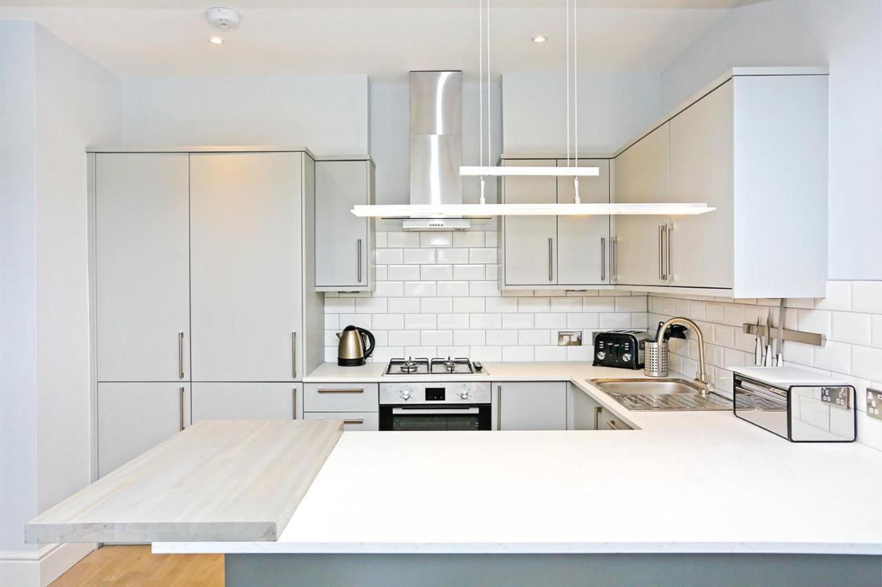 Ultra Modern, Stylish Apartment Next To Princes St EDI Exterior foto