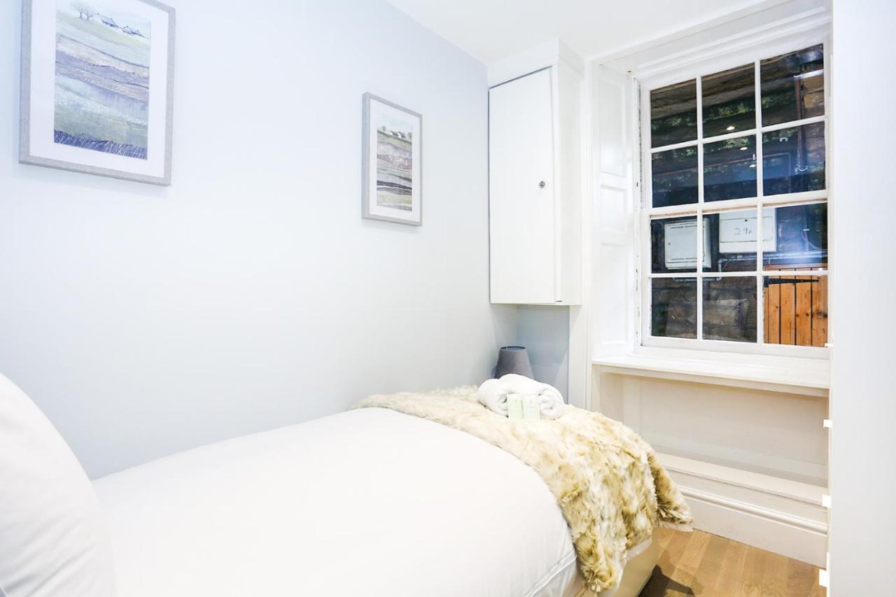 Ultra Modern, Stylish Apartment Next To Princes St EDI Exterior foto