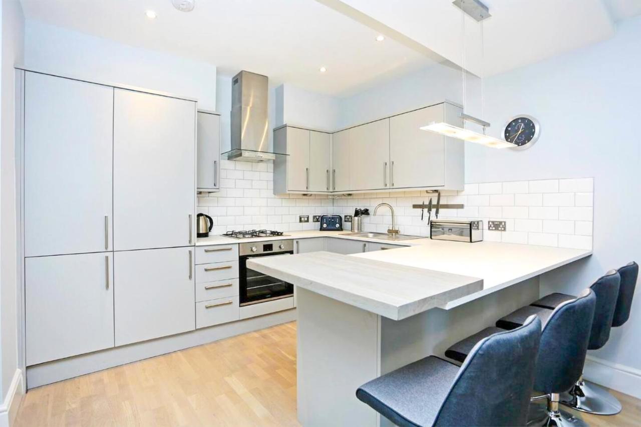 Ultra Modern, Stylish Apartment Next To Princes St EDI Exterior foto
