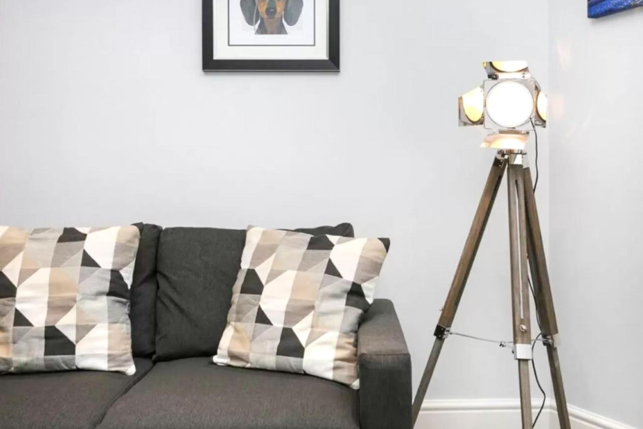 Ultra Modern, Stylish Apartment Next To Princes St EDI Exterior foto