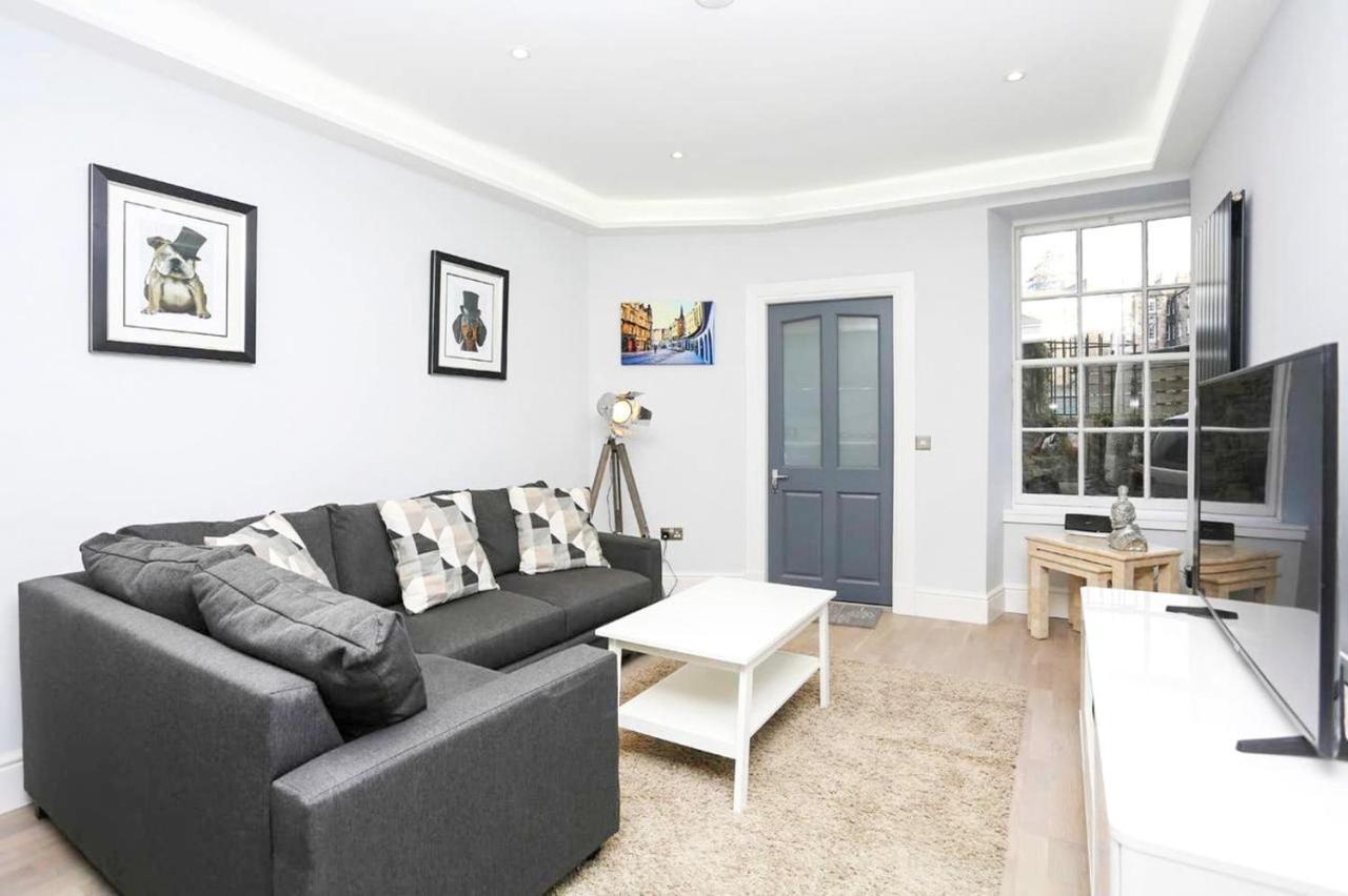 Ultra Modern, Stylish Apartment Next To Princes St EDI Exterior foto